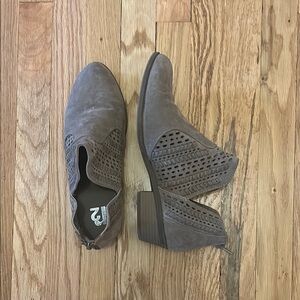 Women's Gray Ankle Boots